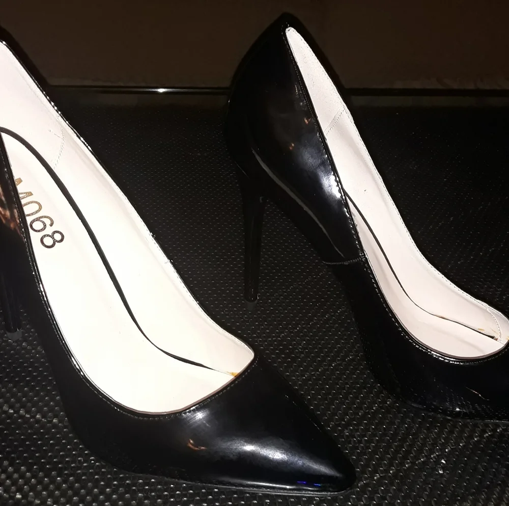 Heels - Picture 5 of 5